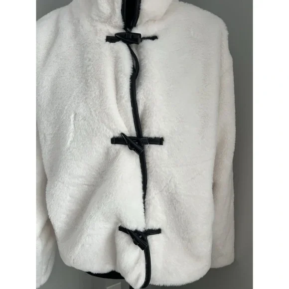 Sabrina Lauren Women's Large Faux Fur Toggle Coat Luxe Look White W/ Black Trim - Picture 3 of 8